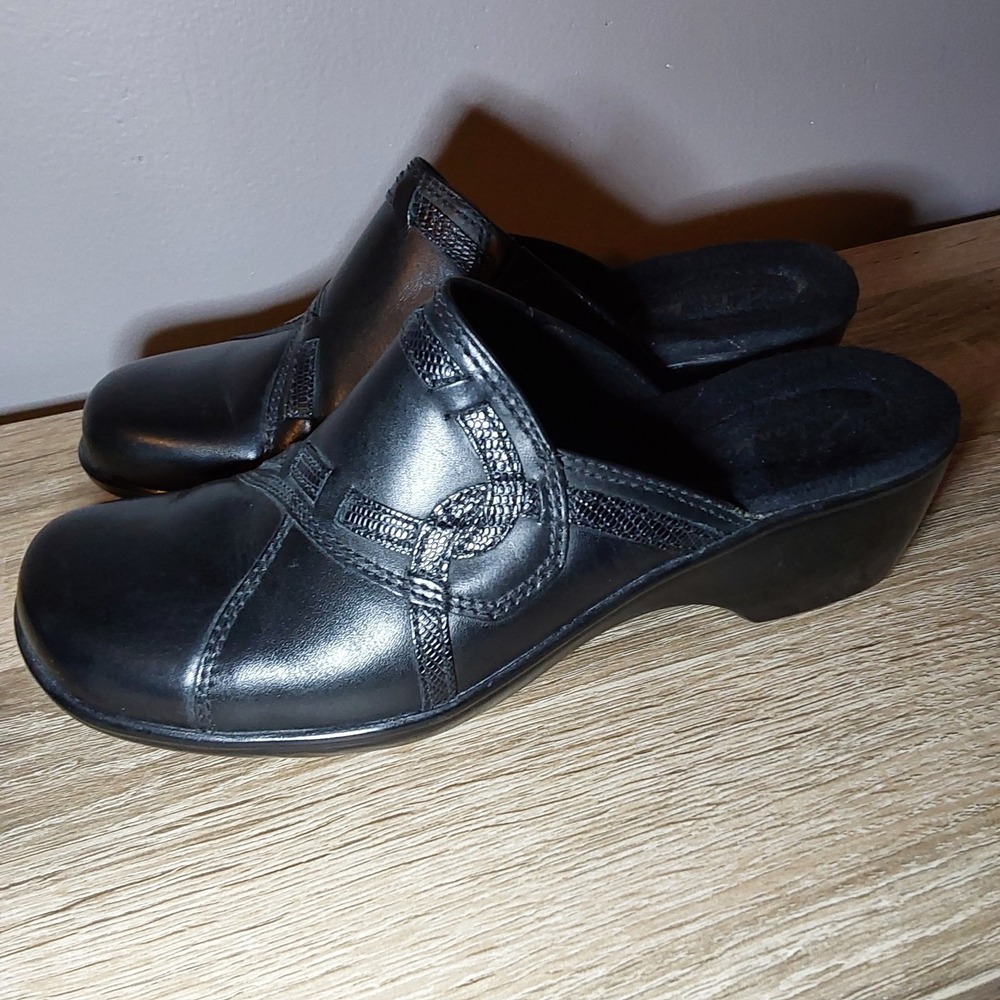 Clarks Bendables Mule Clog Shoes Womens Size 6.5M Black Leather Slip‎ On Comfort